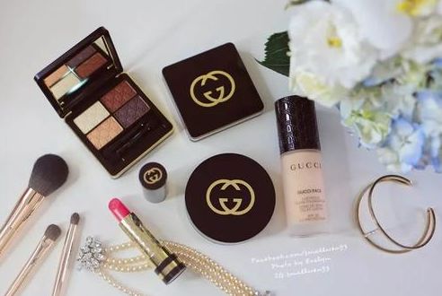 借鉴全美化妆品加盟政策 提升橡塑制品相关化妆品加盟店经营技巧